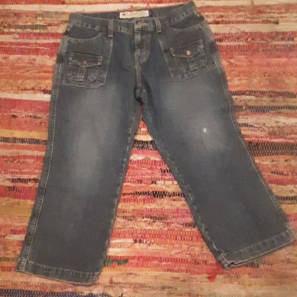 💫💫💫American Eagle Outfitters CAPRI JEANS SIZE 4